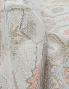 WINNIE (EMBOSSED)